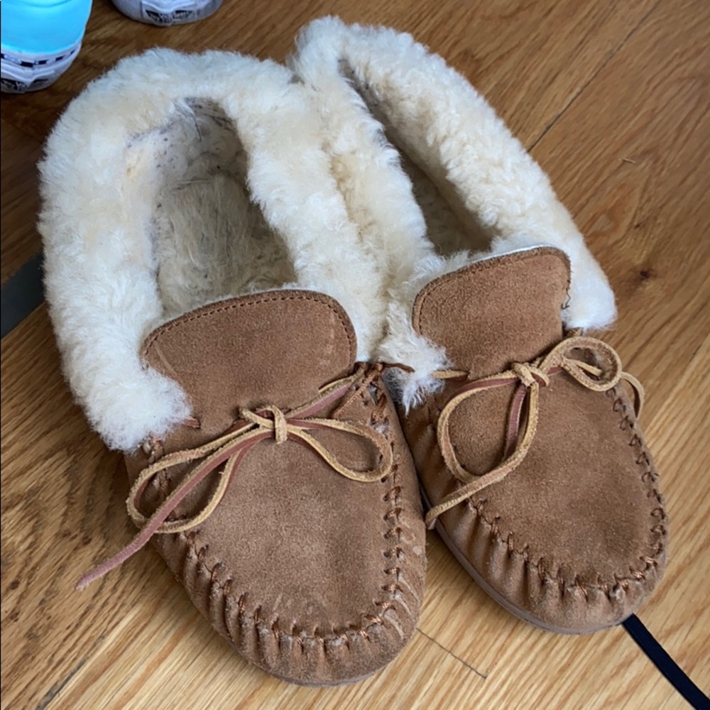 Minnetonka Moccasins women’s size 9
